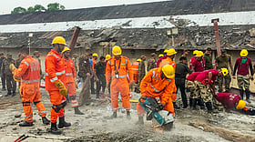 कोलकाता गोदाम हादसे में मरने वालों की संख्या बढ़ी, अबतक 14 लोगों की मौत, बचाव कार्य अभी भी जारी