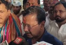 अयोध्या पहुंचे अरविंद केजरीवाल, रामलला के दर्शन के बाद बोले- 'चढ़ावे की चोरी महापाप', ट्रस्ट पर उठाए सवाल