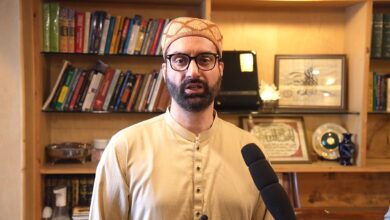 Mirwaiz pays tributes to July 13 martyrs, condemns house arrest, restrictions