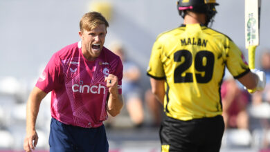 Willey, Sanderson come to the fore as Northants progress again