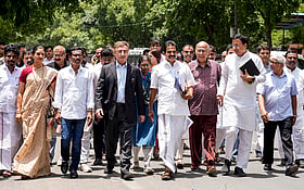 राज्यसभा चुनावः नटराजन मामले को लेकर चुनाव आयोग से मिले कांग्रेस नेता, फैसले को निरस्त करने की मांग की