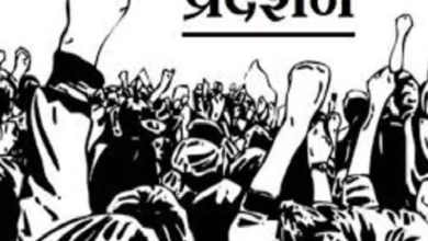 विद्याचरण की मूर्ति उपेक्षित, गुस्साए कांग्रेसियों ने किया प्रदर्शन