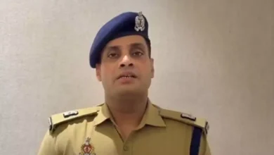 11 हजार केवी हाईटेंशन लाइन का तार टूटने से नोएडा में बड़ा हादसा, 5 लोग झुलसे, स्कूटी में लगी आग