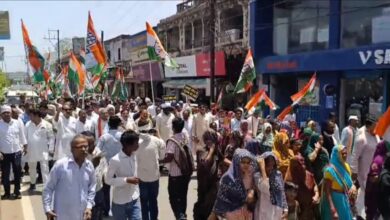 ये स्मार्ट नहीं जनता का खून चूस मीटर.. कांग्रेस का प्रदर्शन, जताया विरोध, सरकार पर लगाये आरोप