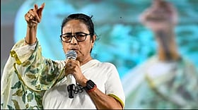 TMC में घमासान तेज, ममता बनर्जी के गुट ने बागी खेमे के खिलाफ दर्ज कराईं 4 पुलिस शिकायतें