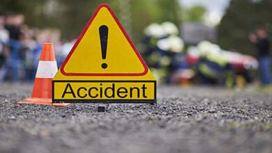 Tourist bus overturns in Tangmarg Kashmir, five injured