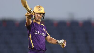 Tromp, Fletcher and Russell lift LAKR to No. 3